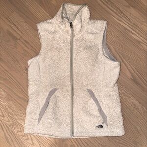 Women’s North Facd Sherpa Collaed Vest Cream Medium